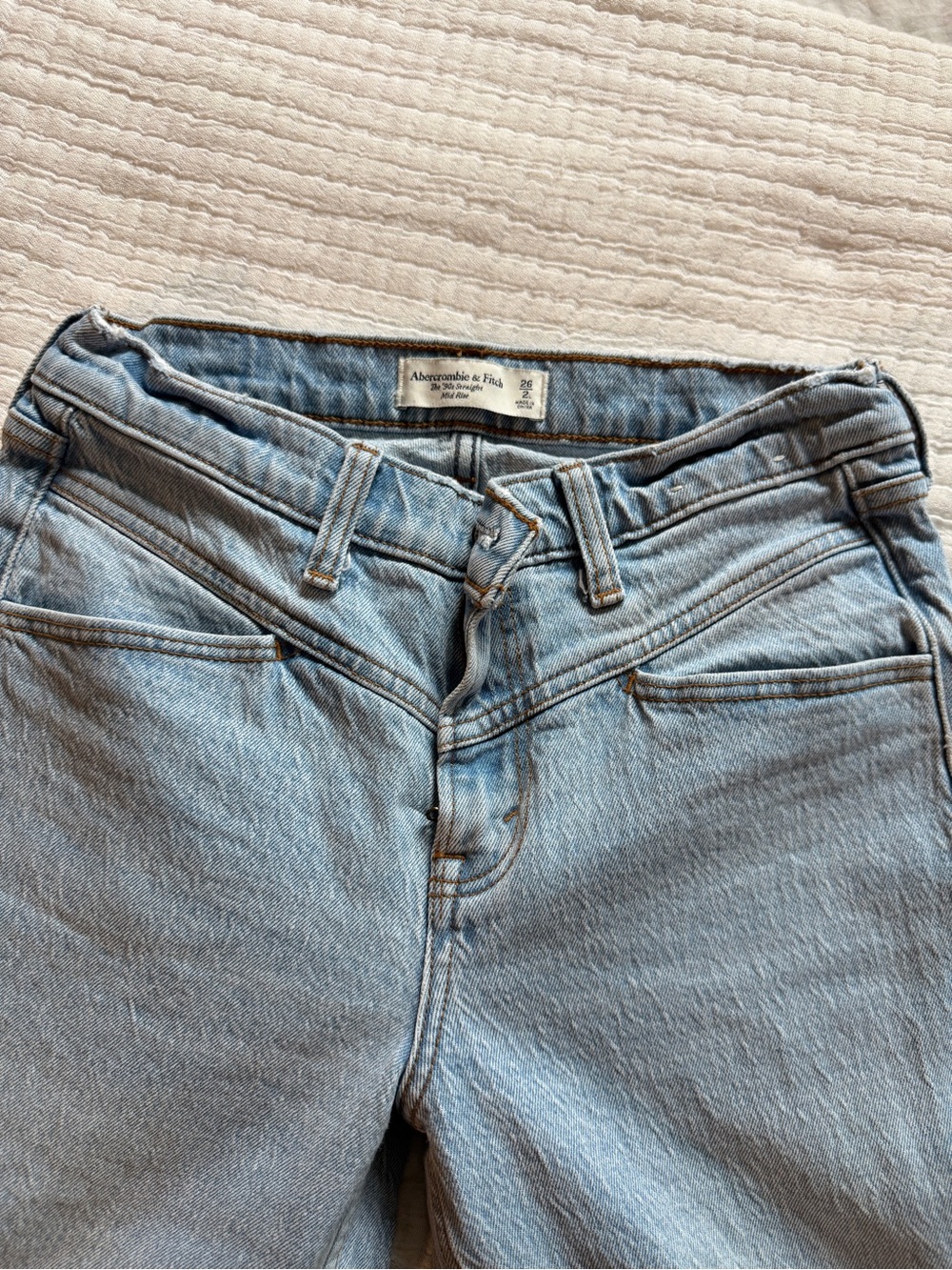 Abercrombie & Fitch Women's 90s Mid-rise straight Jeans